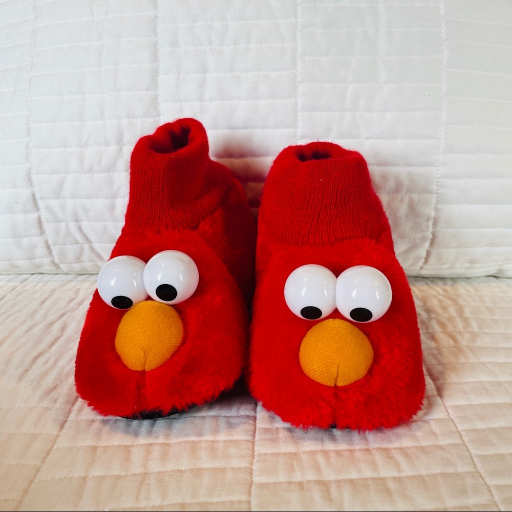 Elmo slippers